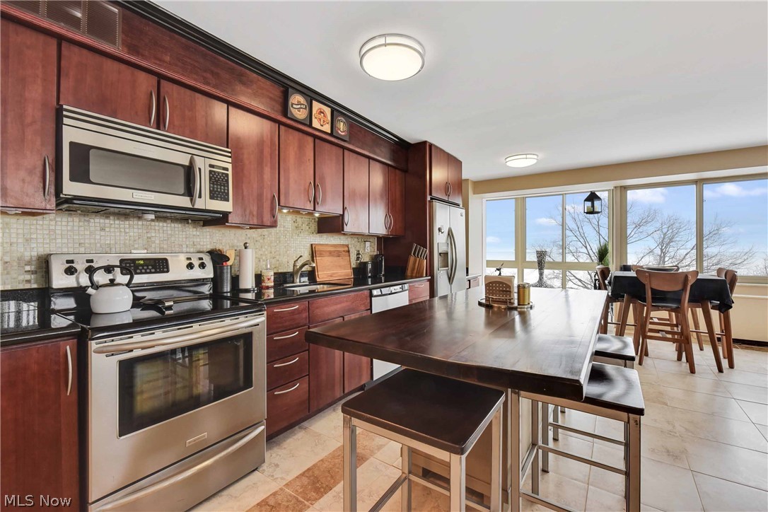 Marine Towers East Condo - Residential Lease