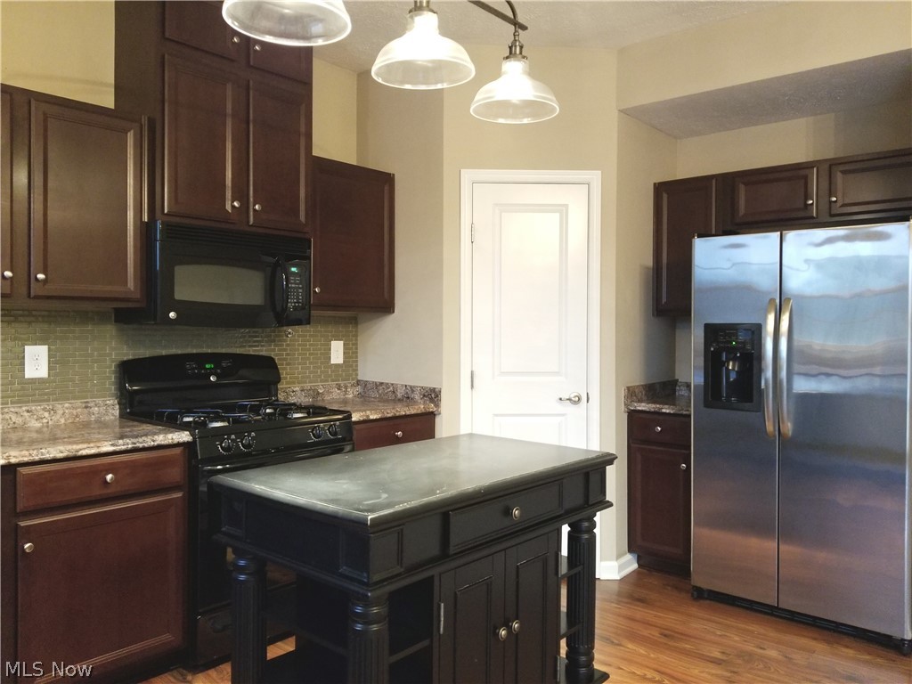 Hidden Lakes - Residential Lease