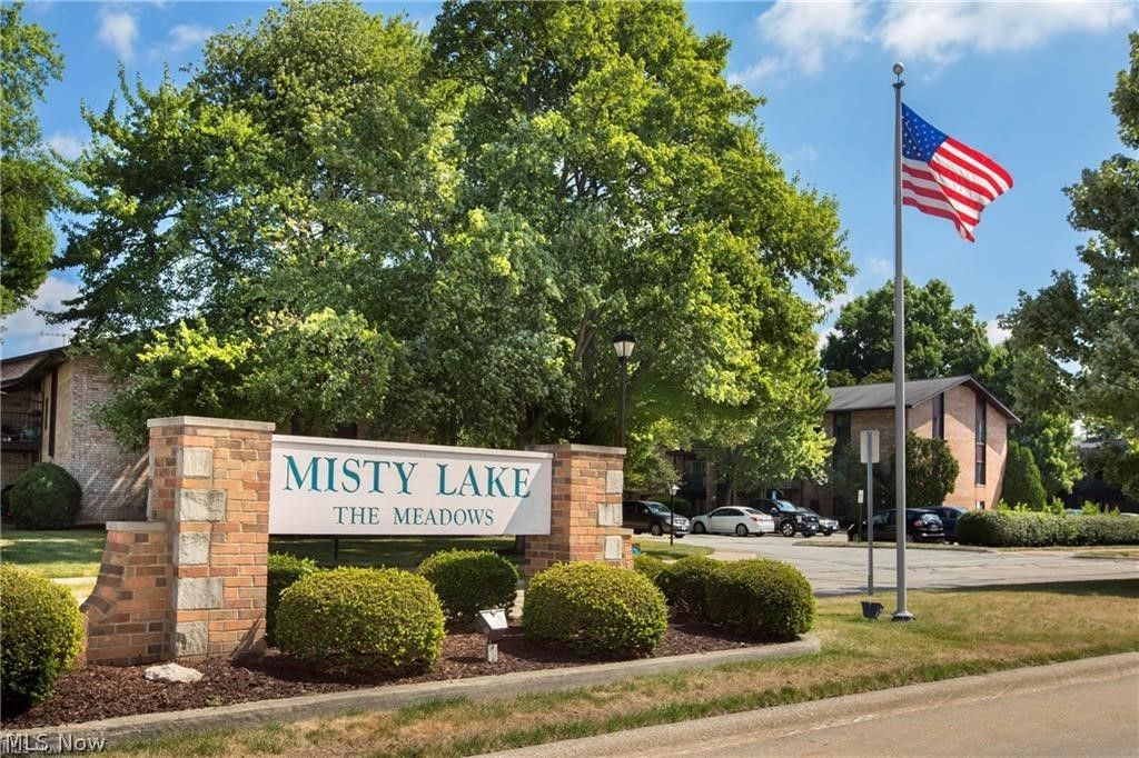 Photo of 16415 Heather Lane #103, Cleveland, OH 44130 (MLS # 5188730)