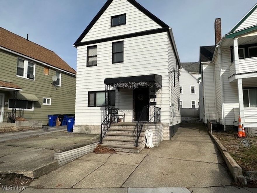 Nestled in the heart of Cleveland's historic Little Italy, this charming vinyl-sided duplex offers both convenience and comfort. The downstairs unit features three spacious bedrooms, large eat in kitchen and access to what could be a nice courtyard which is idea for entertaining. The upstairs unit has 2 bedrooms and a well-appointed bathroom, complemented by in-unit laundry rooms. The property provides both on-street and off-street parking options, catering to various resident needs. One unit is currently occupied, while the other is move-in ready, presenting an excellent opportunity for immediate occupancy or rental income.