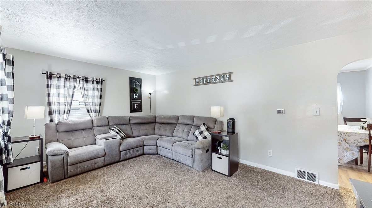 Springfield 04 TR 4 LOT 1 S of St .250A - Residential