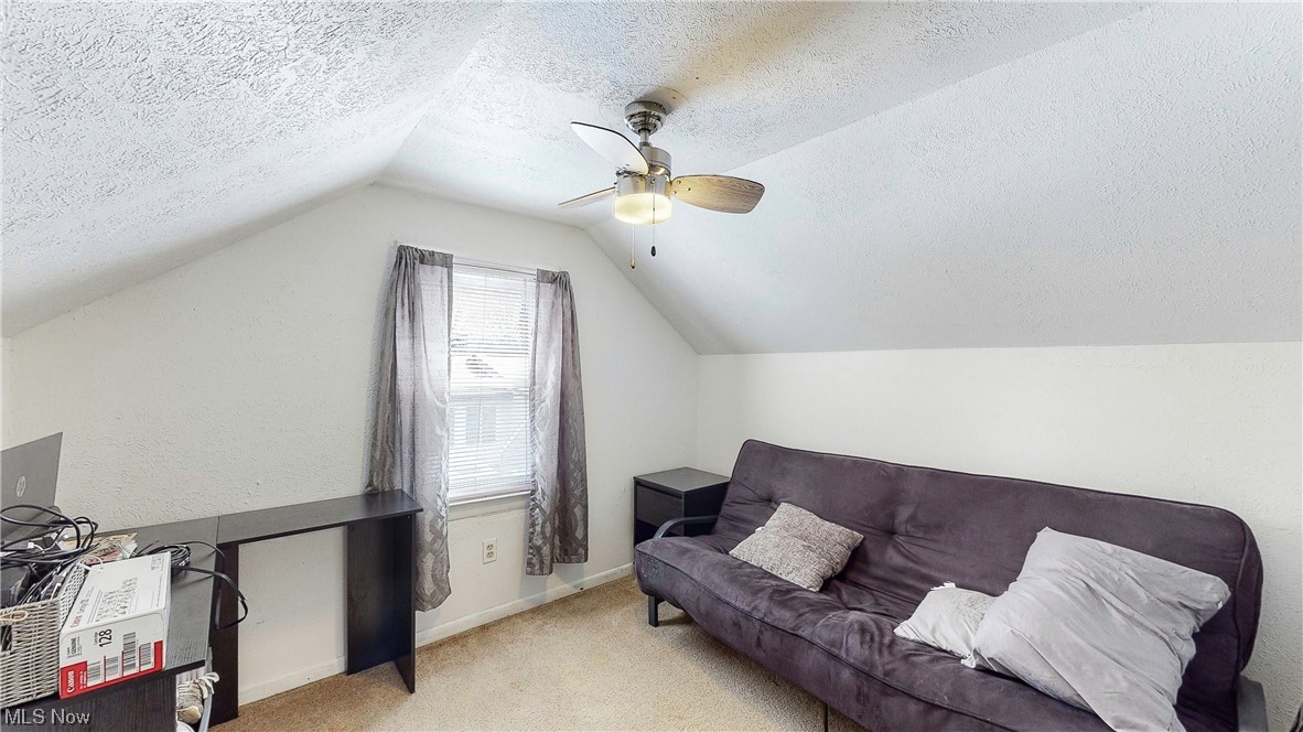 Springfield 04 TR 4 LOT 1 S of St .250A - Residential