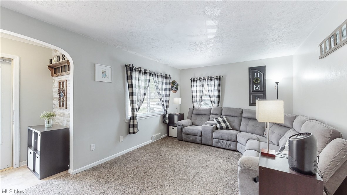 Springfield 04 TR 4 LOT 1 S of St .250A - Residential