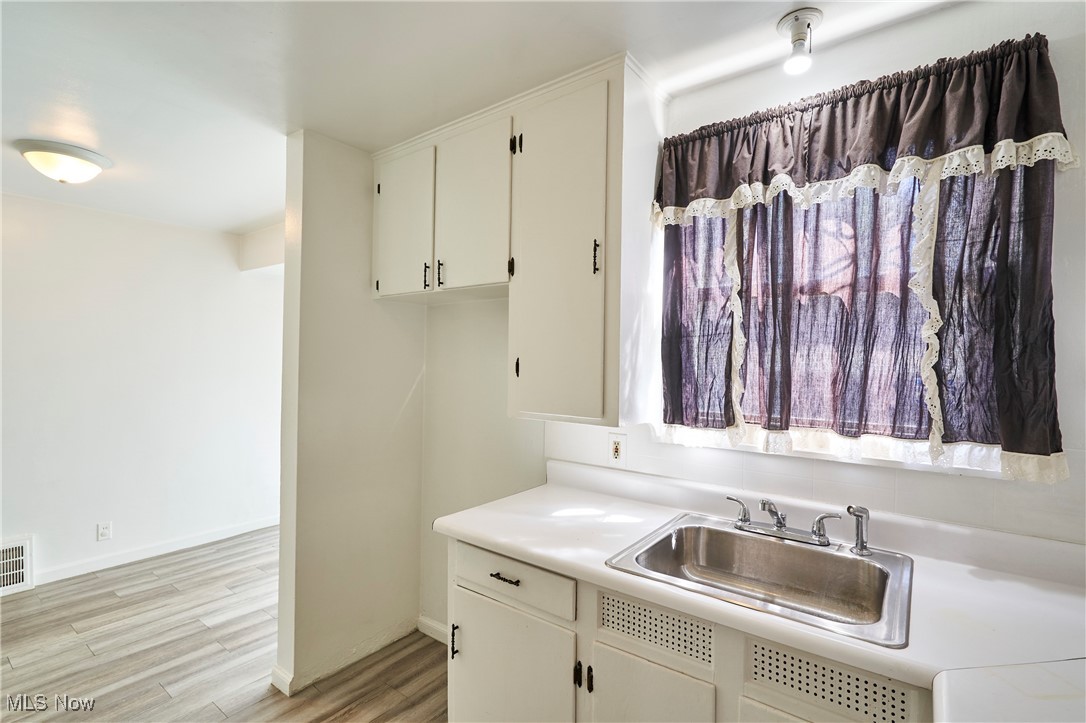 Shaker Heights, Ohio 44022, United States, 3 Bedrooms Bedrooms, ,2 BathroomsBathrooms,Residential,Active,208927