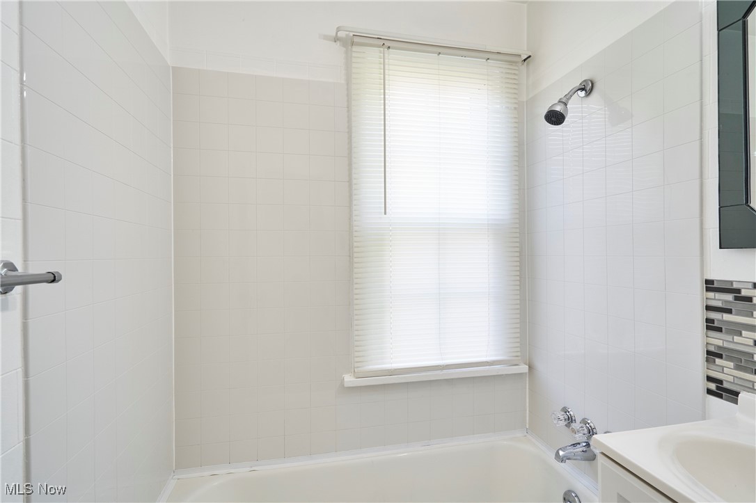 Shaker Heights, Ohio 44022, United States, 3 Bedrooms Bedrooms, ,2 BathroomsBathrooms,Residential,Active,208927