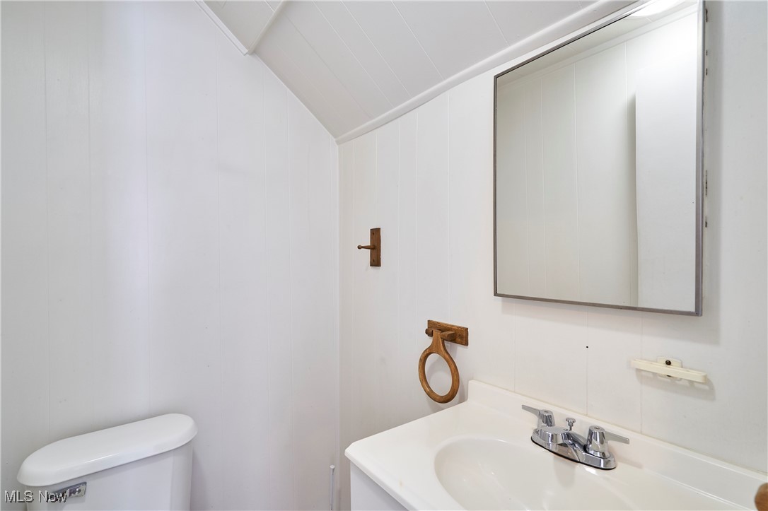 Shaker Heights, Ohio 44022, United States, 3 Bedrooms Bedrooms, ,2 BathroomsBathrooms,Residential,Active,208927