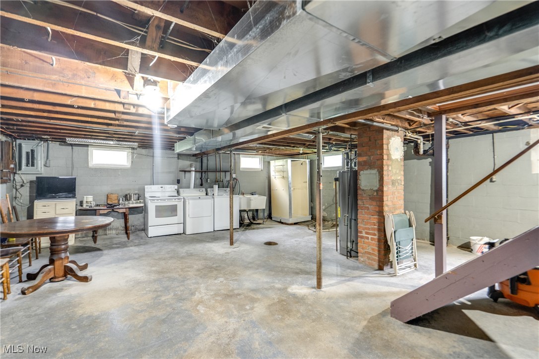 Suffield Village 86 - Residential