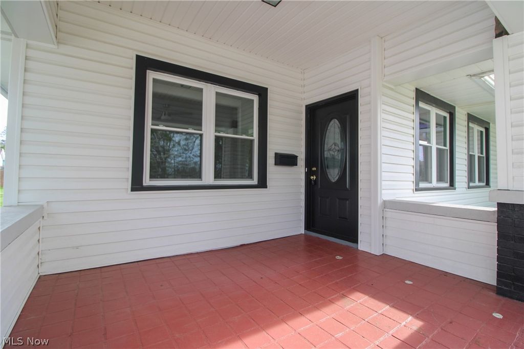 Photo of 65 Duquesne Street, Columbiana, OH 44408 (MLS # 5204595)