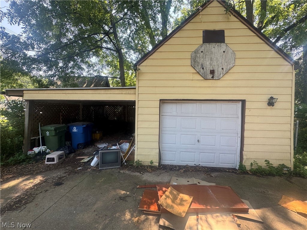 Photo of 1578 E 337th Street, Eastlake, OH 44095 (MLS # 5221547)