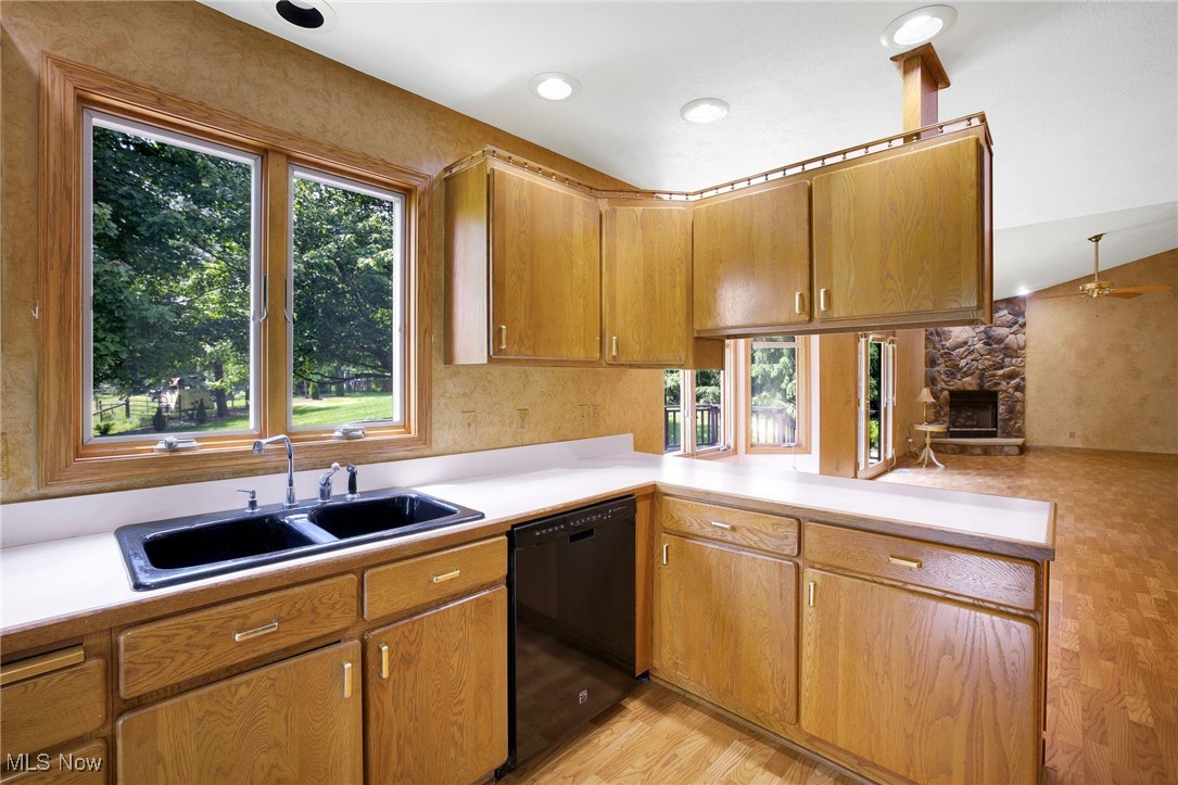 Mayfair Lakes - Residential
