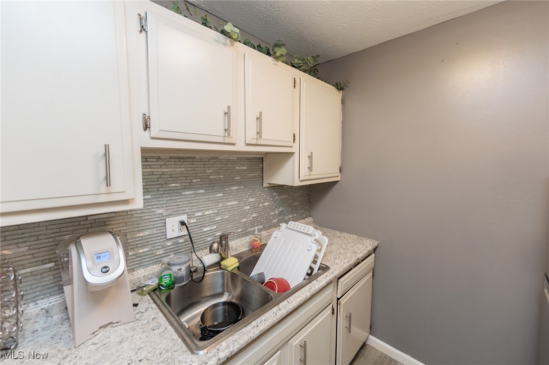 16100 Maple Park Drive #B6, Maple Heights, Ohio image 10