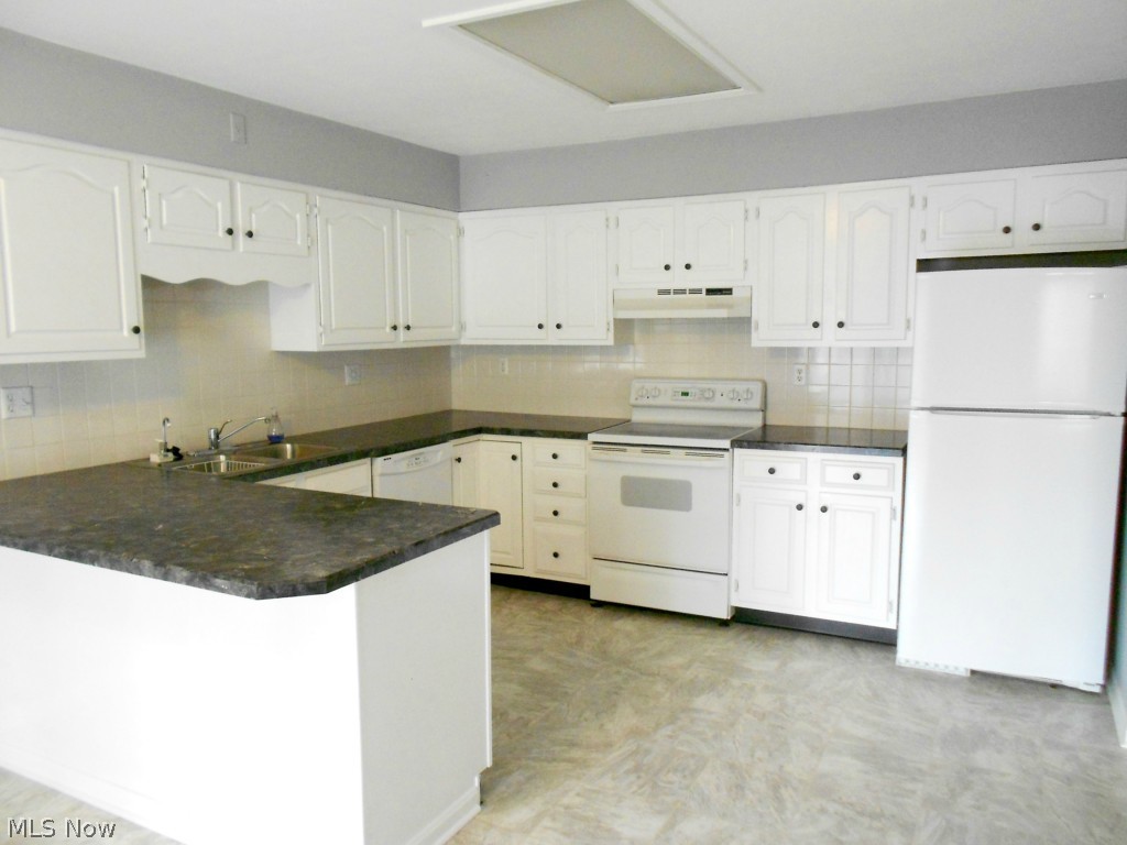Just Cricket Condo - Residential