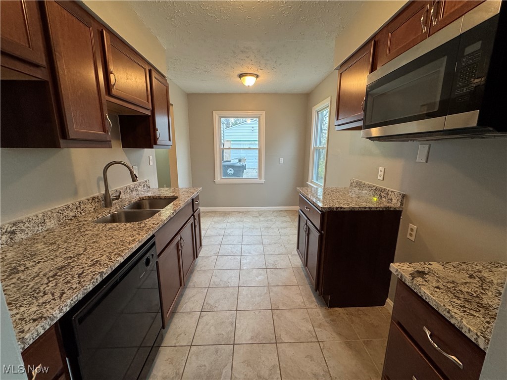 12112 Carrington Avenue, Cleveland, Ohio image 12