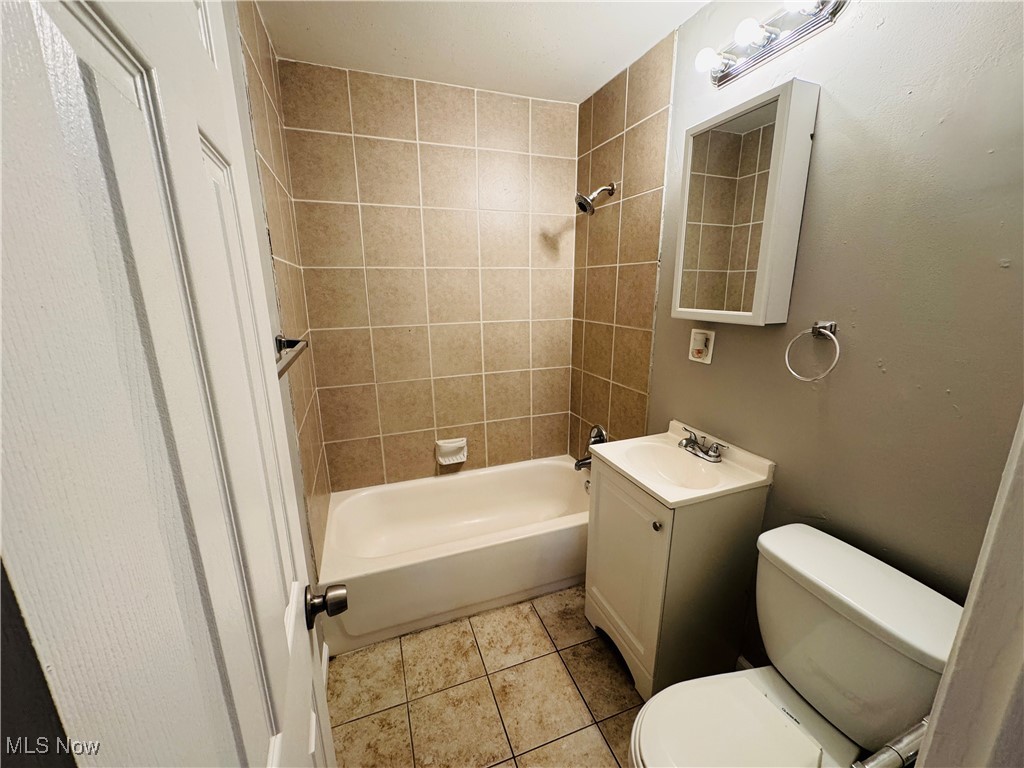 12112 Carrington Avenue, Cleveland, Ohio image 8
