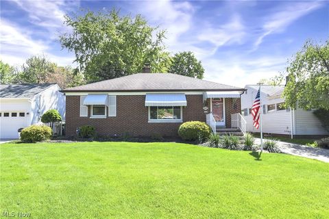 Photo of 6483 Fernhurst Avenue, Parma Heights, OH 44130 (MLS # 5210434)