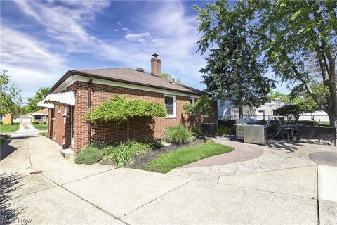 Tiny photo for 6483 Fernhurst Avenue, Parma Heights, OH 44130 (MLS # 5210434)