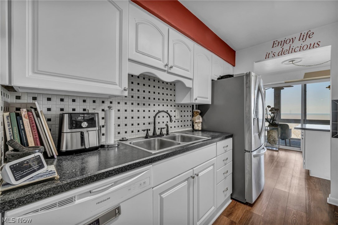 Marine Towers East Condo - Residential