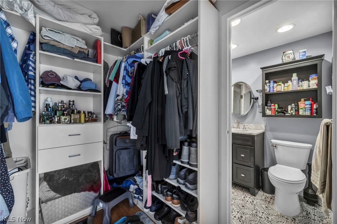 Marine Towers East Condo - Residential