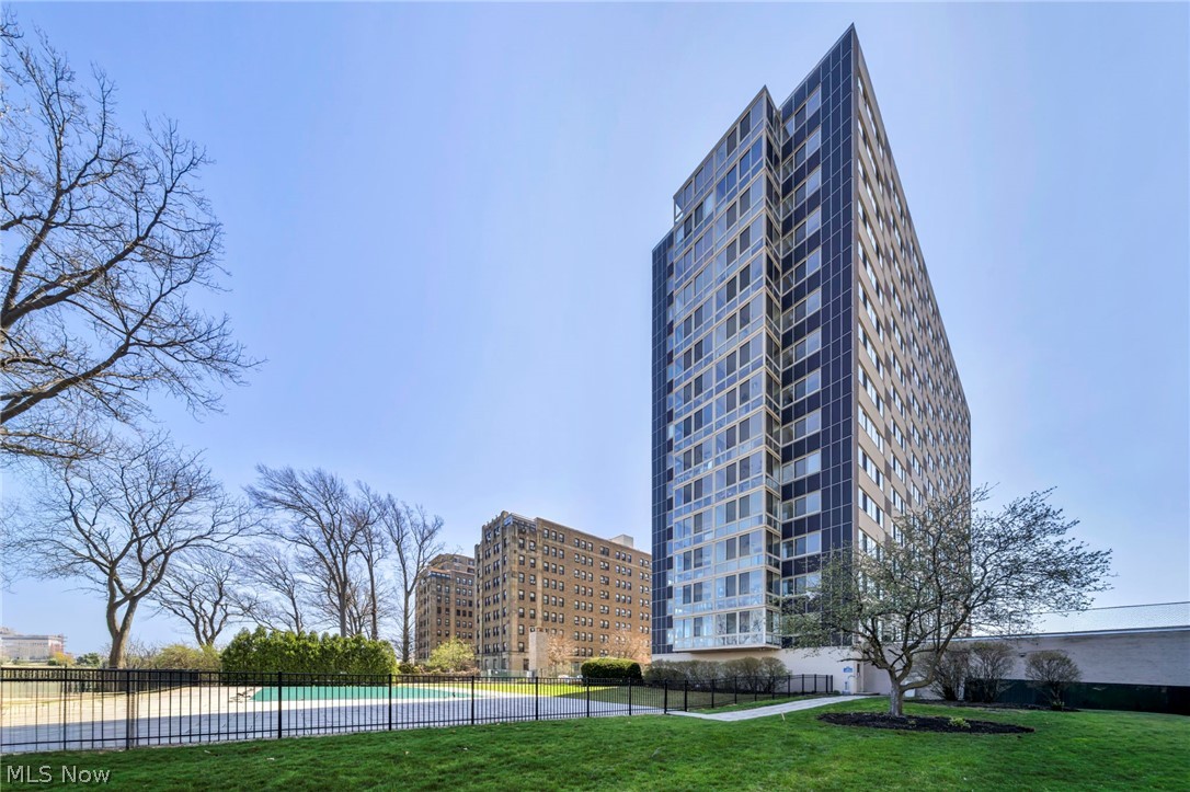 Marine Towers East Condo - Residential