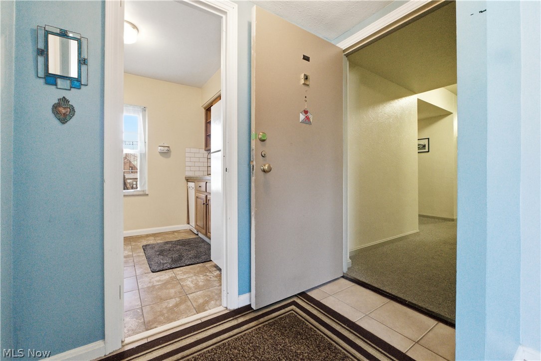 15875 Van Aken Boulevard 302C