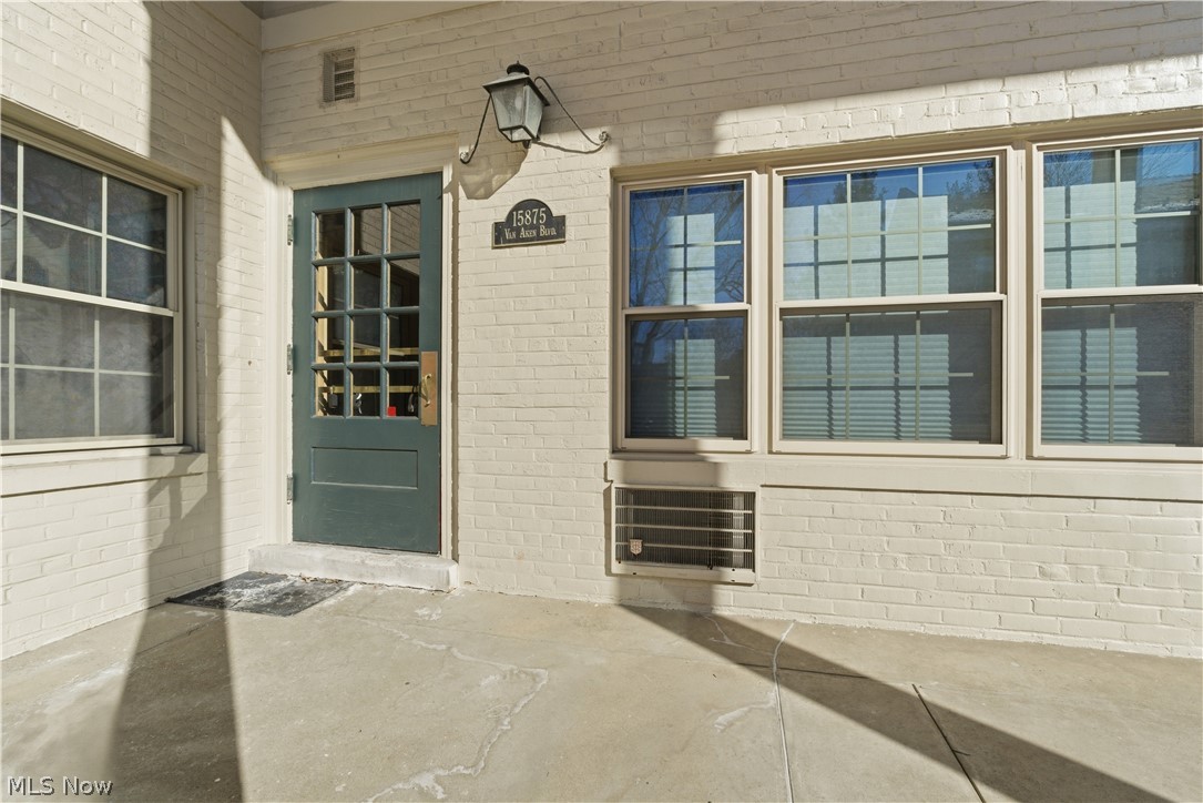 15875 Van Aken Boulevard 302C