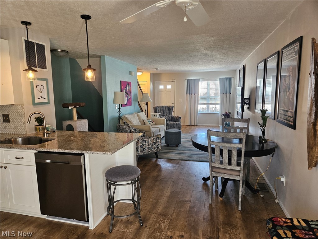 Hartford Village Commons Condos - Residential