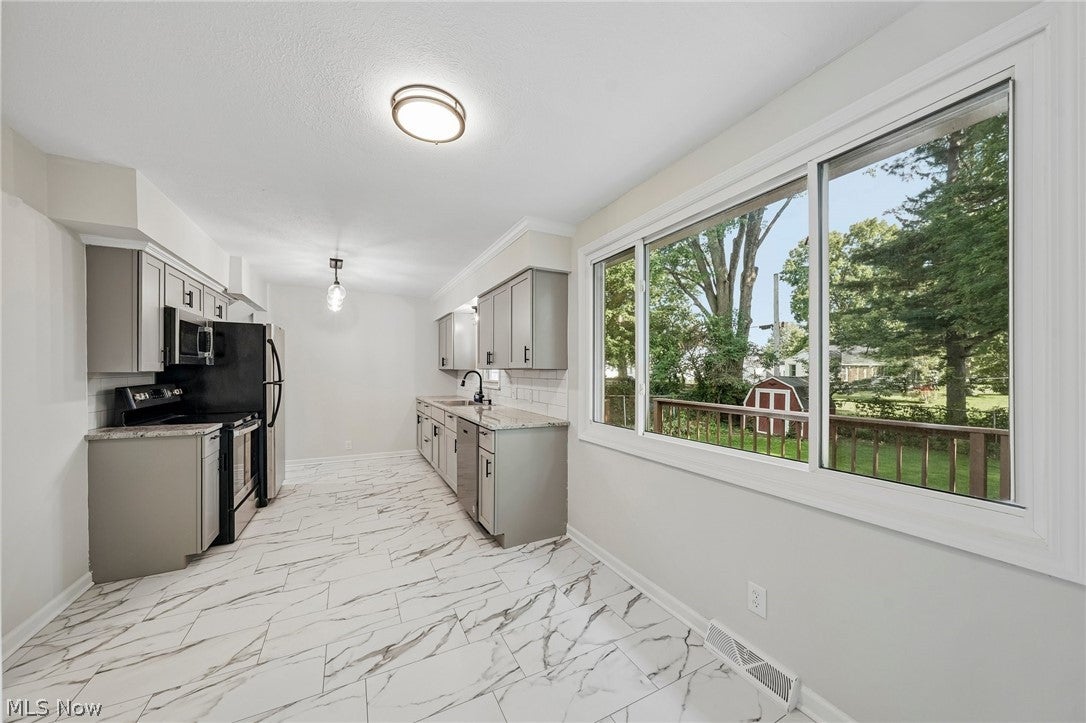 1155 Bell Court