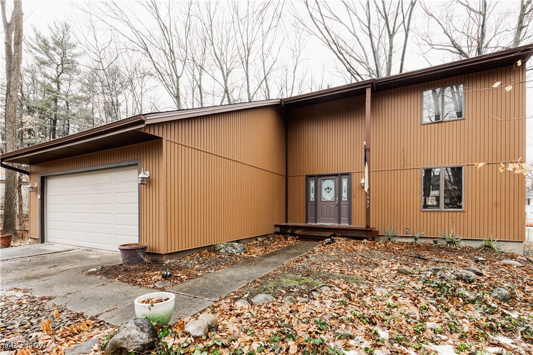 1537 Plantation Drive, Hudson, Ohio image 2