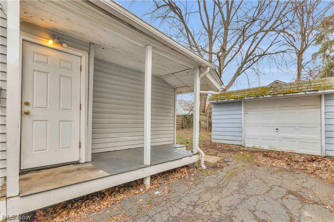 3305 Roanoke Avenue