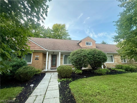 Homes For Rent - 26201 Annesley Road<br/> Beachwood, OH 44122