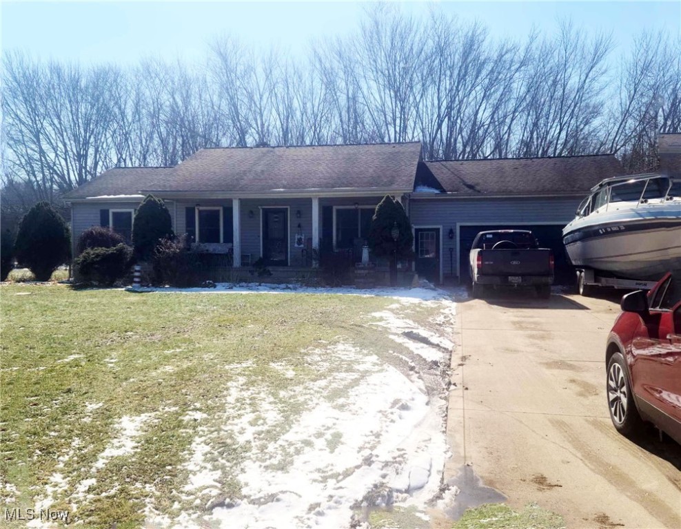 6446 Hawthorne Drive, Andover, Ohio image 1