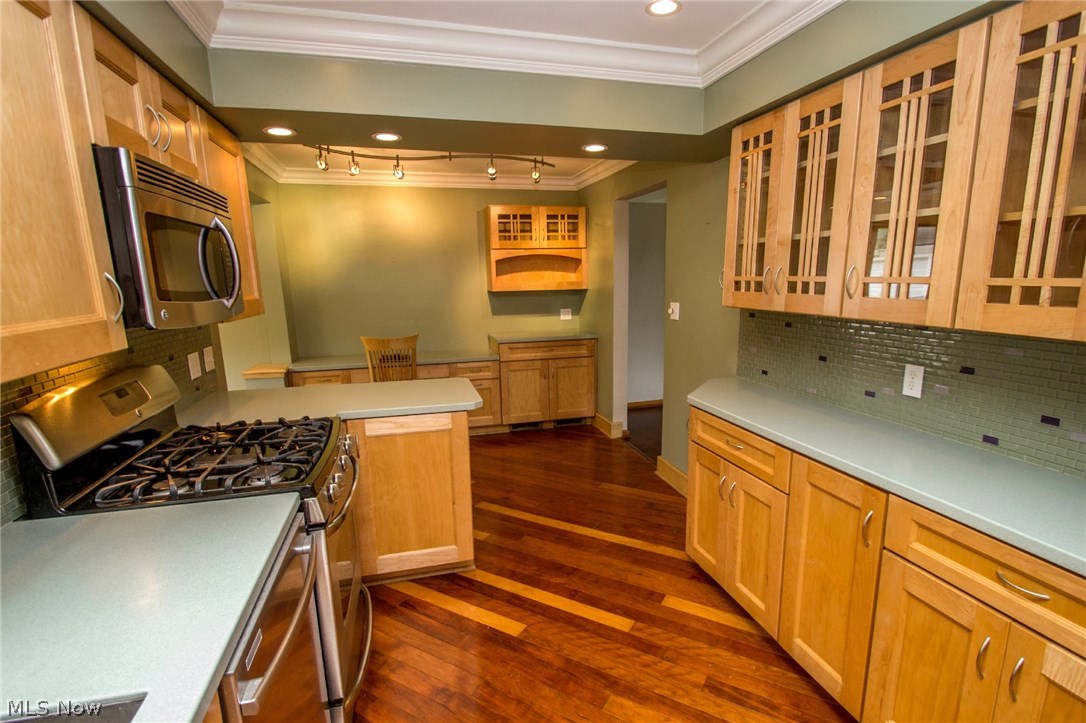 S J Kleinman Realty Companys - Residential