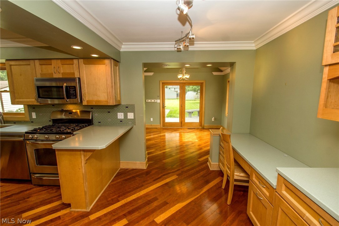 S J Kleinman Realty Companys - Residential