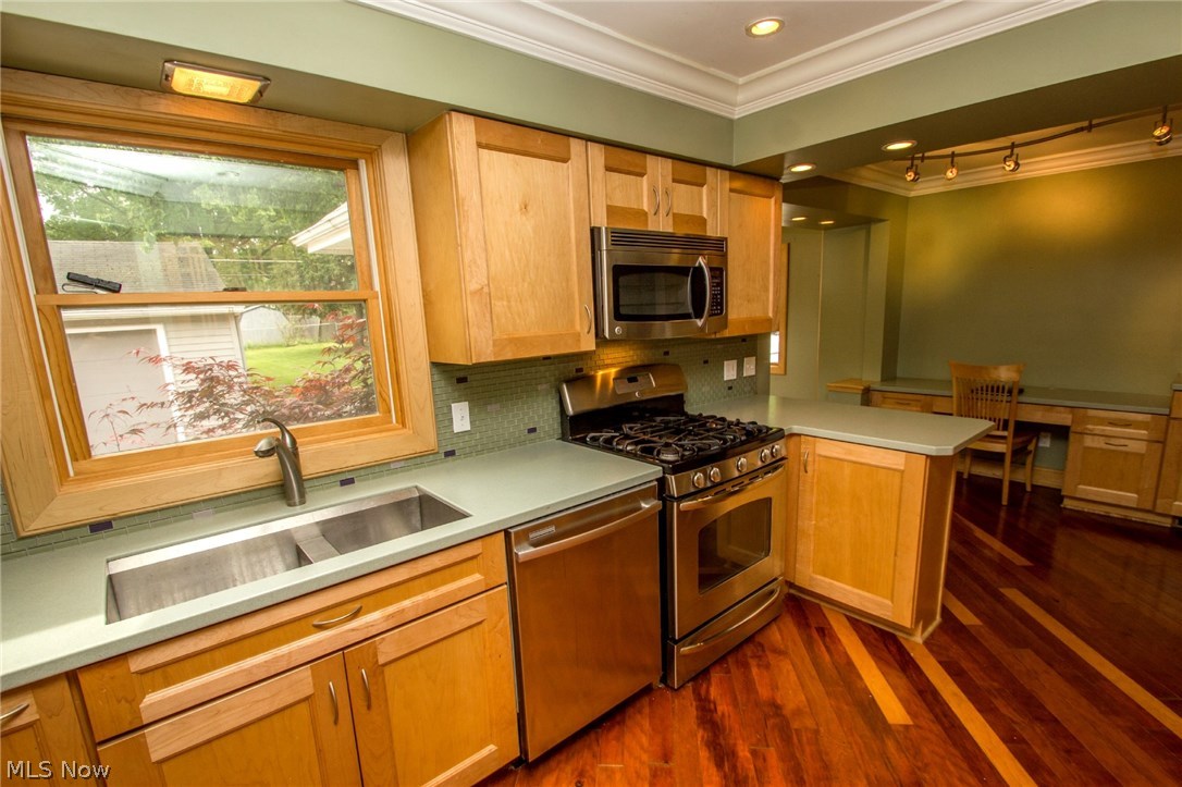 S J Kleinman Realty Companys - Residential