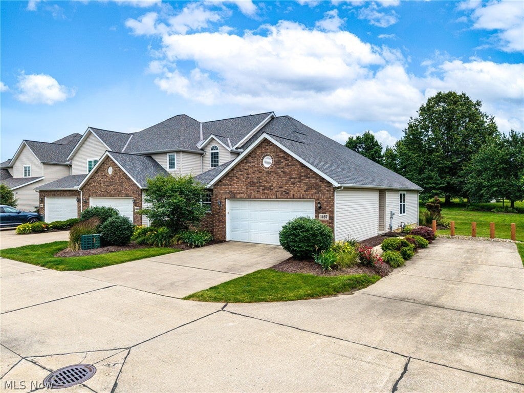 1467 Winged Foot Drive