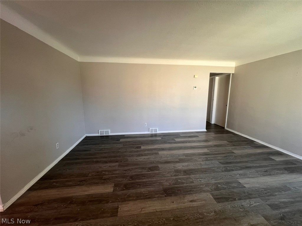 Photo of 14 Ennis Avenue, Bedford, OH 44146 (MLS # 5205752)