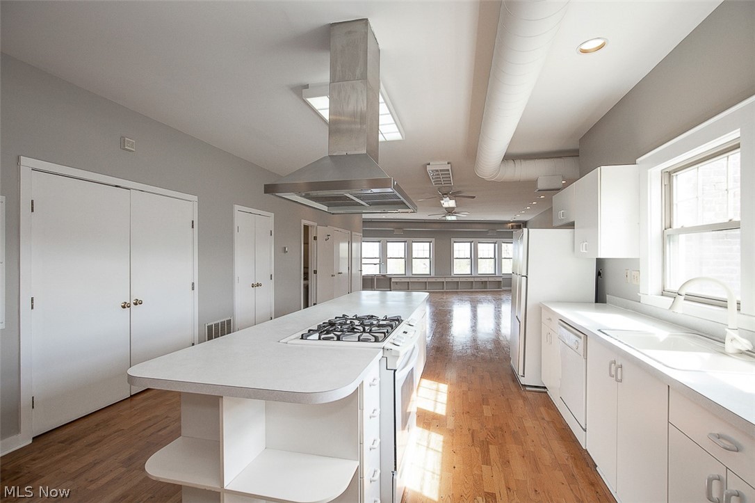 1401 W 75th Street G