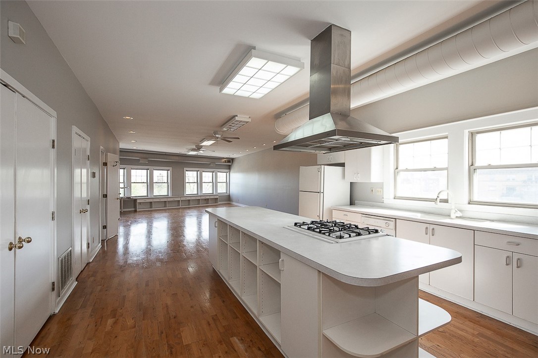 1401 W 75th Street G