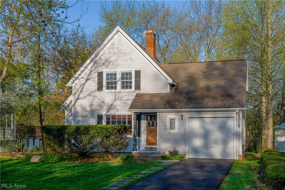 This former CARRIAGE HOUSE is set in an excellent LOCATION on one of the largest lots in Royal Heights. With original woodwork and hardwood floors throughout, the light-filled rooms welcome you into the cozy living room. . Although there are two bedrooms, the master bedroom has an additional extension for an office or nursery. There's an attached garage, newer roof and recently asphalted driveway.
Make this home yours with your vision and personal touches.
Only a short walk to coffee, bakery and dining.
Will be violation-free prior to closing.
Home warranty included!