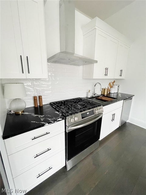 Tiny photo for 3015 Chatham Avenue, Cleveland, OH 44113 (MLS # 5247955)