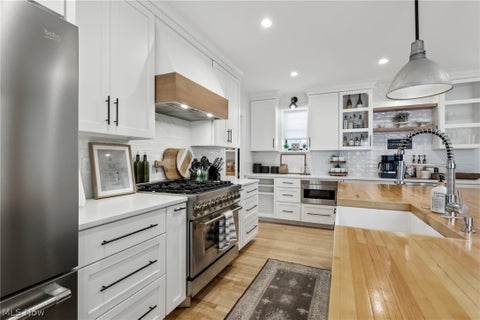 Tiny photo for 3015 Chatham Avenue, Cleveland, OH 44113 (MLS # 5247955)