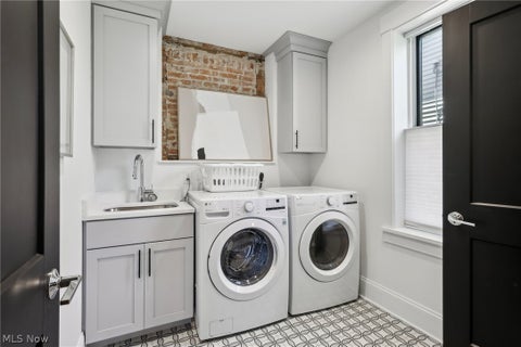 Tiny photo for 3015 Chatham Avenue, Cleveland, OH 44113 (MLS # 5247955)