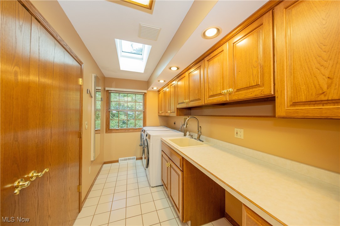 Kirtland, Ohio 44094, United States, 4 Bedrooms Bedrooms, ,4 BathroomsBathrooms,Residential,Active,178621