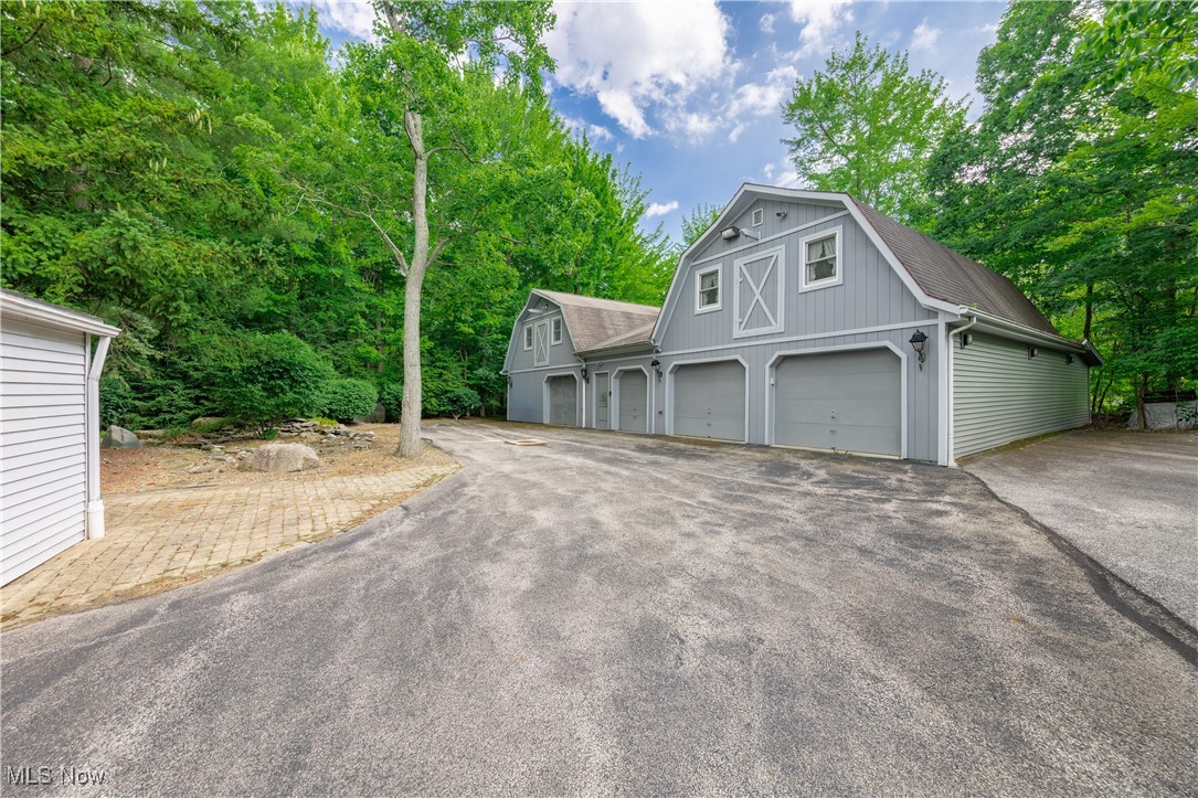 Kirtland, Ohio 44094, United States, 4 Bedrooms Bedrooms, ,4 BathroomsBathrooms,Residential,Active,178621