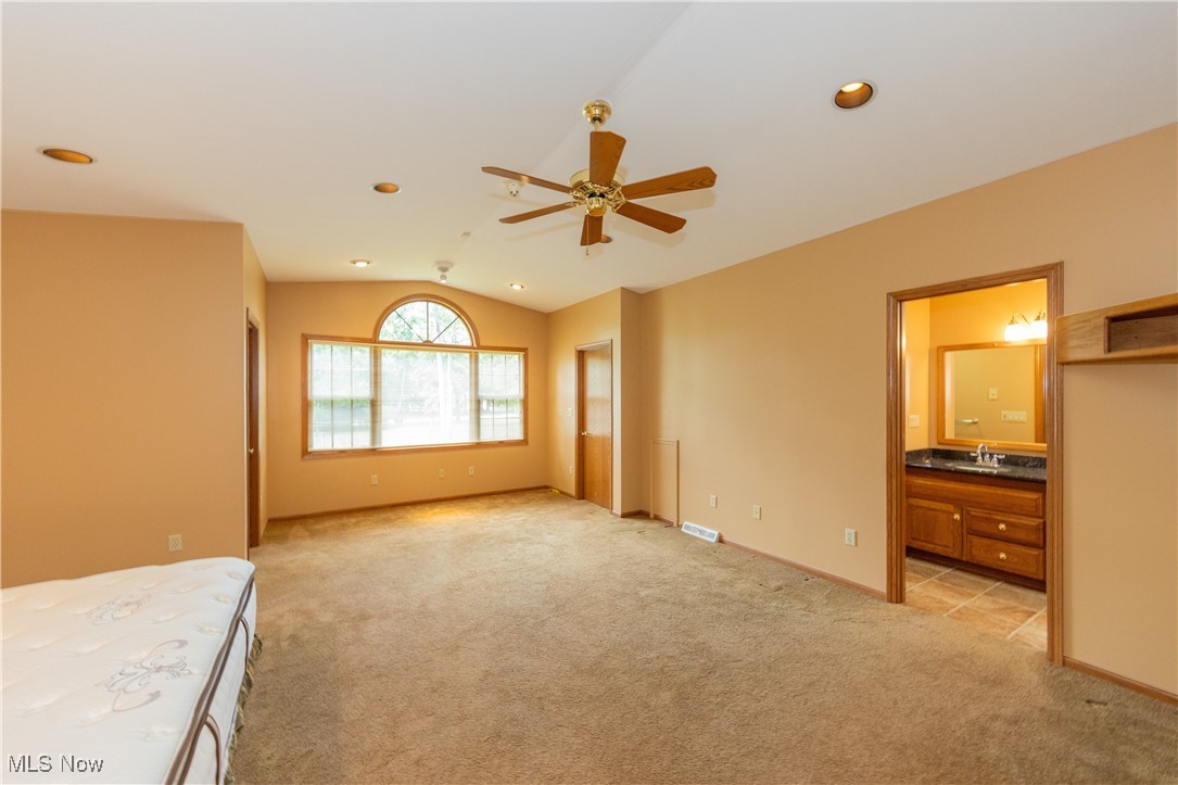 Kirtland, Ohio 44094, United States, 4 Bedrooms Bedrooms, ,4 BathroomsBathrooms,Residential,Active,178621