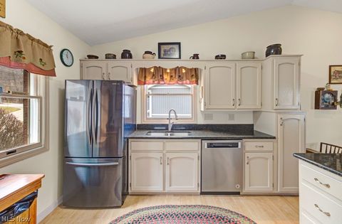 Tiny photo for 254 W Mohawk Drive, Malvern, OH 44644 (MLS # 5190384)