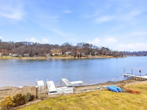 Tiny photo for 254 W Mohawk Drive, Malvern, OH 44644 (MLS # 5190384)