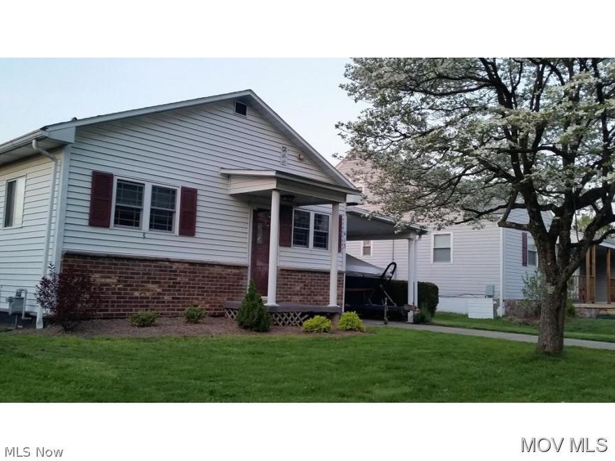 From curb appeal to fenced in back yard with everything in between this home is a MUST SEE! Walk into a spacious living room/ dining room combo follow through to a cozy kitchen. There is a screened in porch off of the utility/laundry room that leads to the fenced in back yard. Conveniently located in Vienna! Schedule to view today!!!  Elem: Greenmont Elementary  Elem/Bus: N  JrHigh: Jackson Jr. High School  JrHigh/Bus: N  High: Parkersburg High  High/Bus: N  Fire: CIT  Police: CTY  ;SQFT=Fin Above:845, Fin Total:845, Unfin Above:0;GAR= 1 Car Carport;PRKG= Off Street