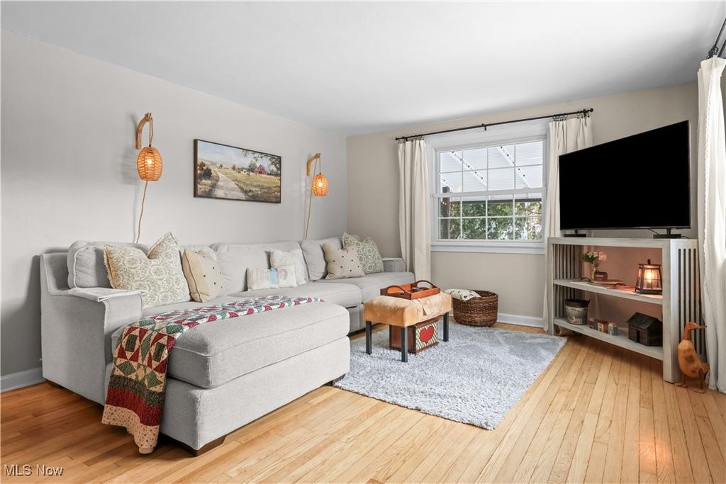 Photo of 323 Tyson Avenue, Akron, OH 44319 (MLS # 5178270)