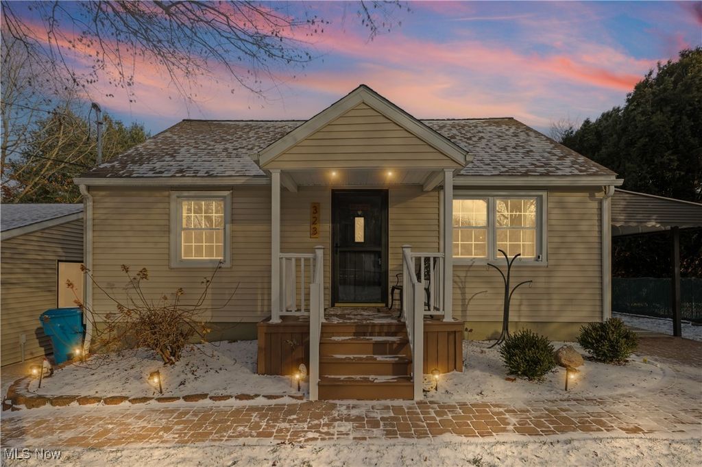 Photo of 323 Tyson Avenue, Akron, OH 44319 (MLS # 5178270)